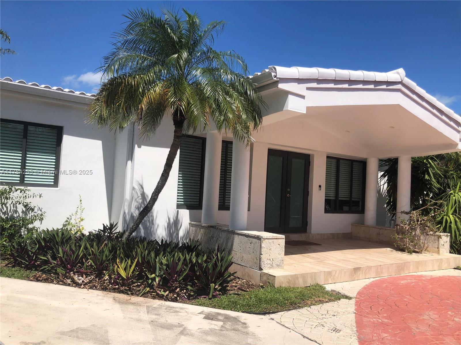 Address Not Disclosed, Key Biscayne, Miami-Dade County, Florida - 4 Bedrooms  
3 Bathrooms - 