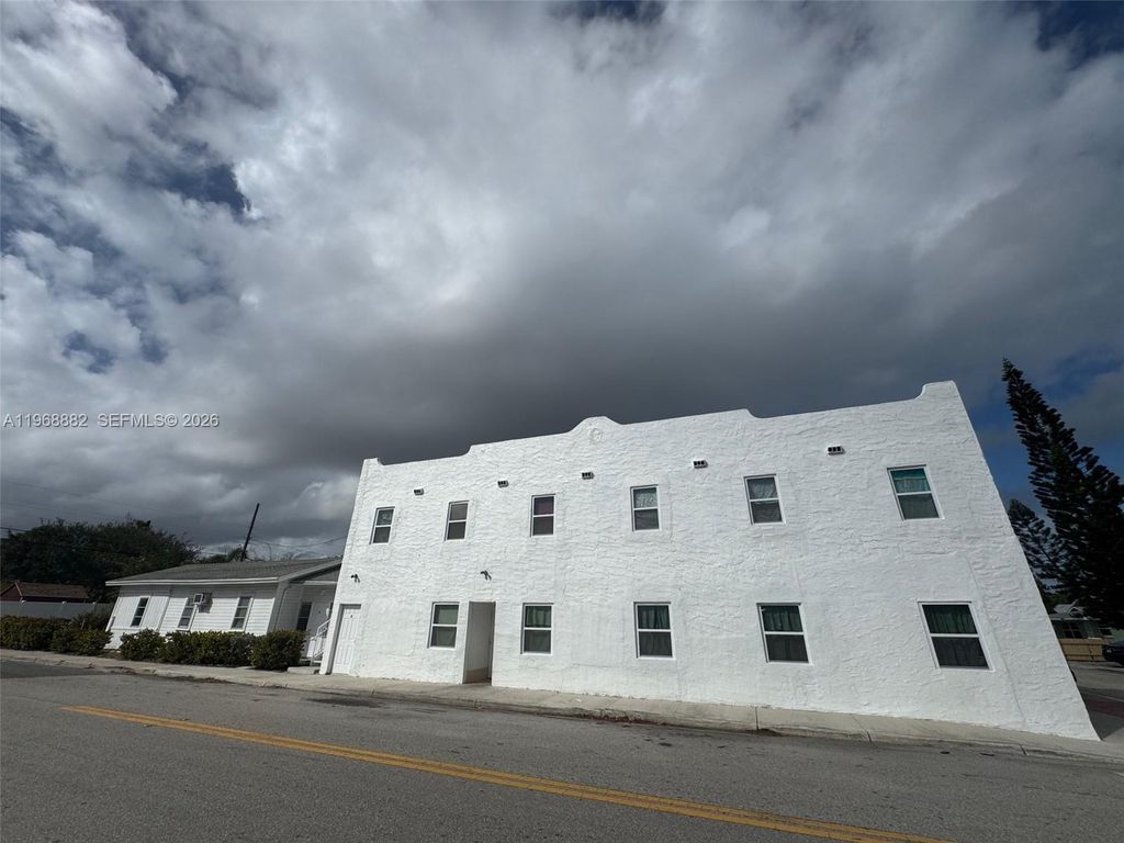 Photo of 501 N K St, Lake Worth, FL 33460 (MLS # A11968882)