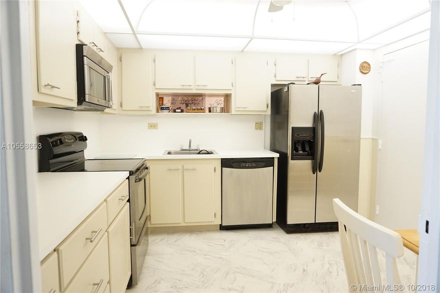 BEAUTIFUL WATERFRONT CONDO IN SUNNY ISLES. 2 BEDROOM 2 BATHROOM APARTMENT. BEAUTIFUL VIEW. SECURED BLDG WITH 24/7 CONCIERGE, STEPS FROM BEACH. IT IS A FULL SERVICE BLDG: NEW FITNESS CTR., WALKING DISTANCE TO LIBRARY, FAMILY AND GOURMET RESTAURANTS & SHOPS. ONLY MINUTES DRIVE TO AVENTURA MALL, GULFSTREAM CASINO AND BAL HARBOR.