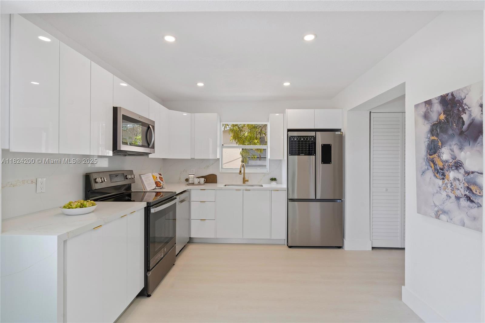 S/D OF 17-46-43, N 1/2 OF - Residential