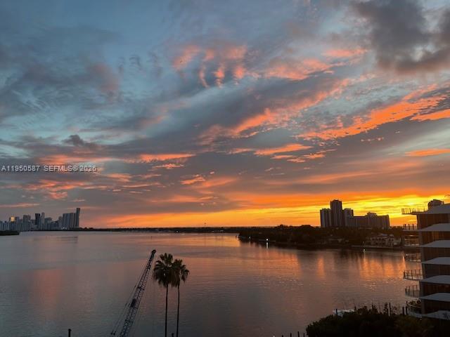 ISLAND POINTE CONDO - Residential