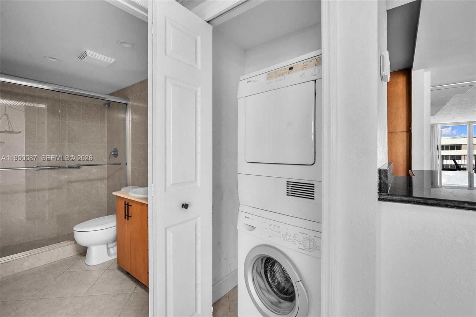 ISLAND POINTE CONDO - Residential