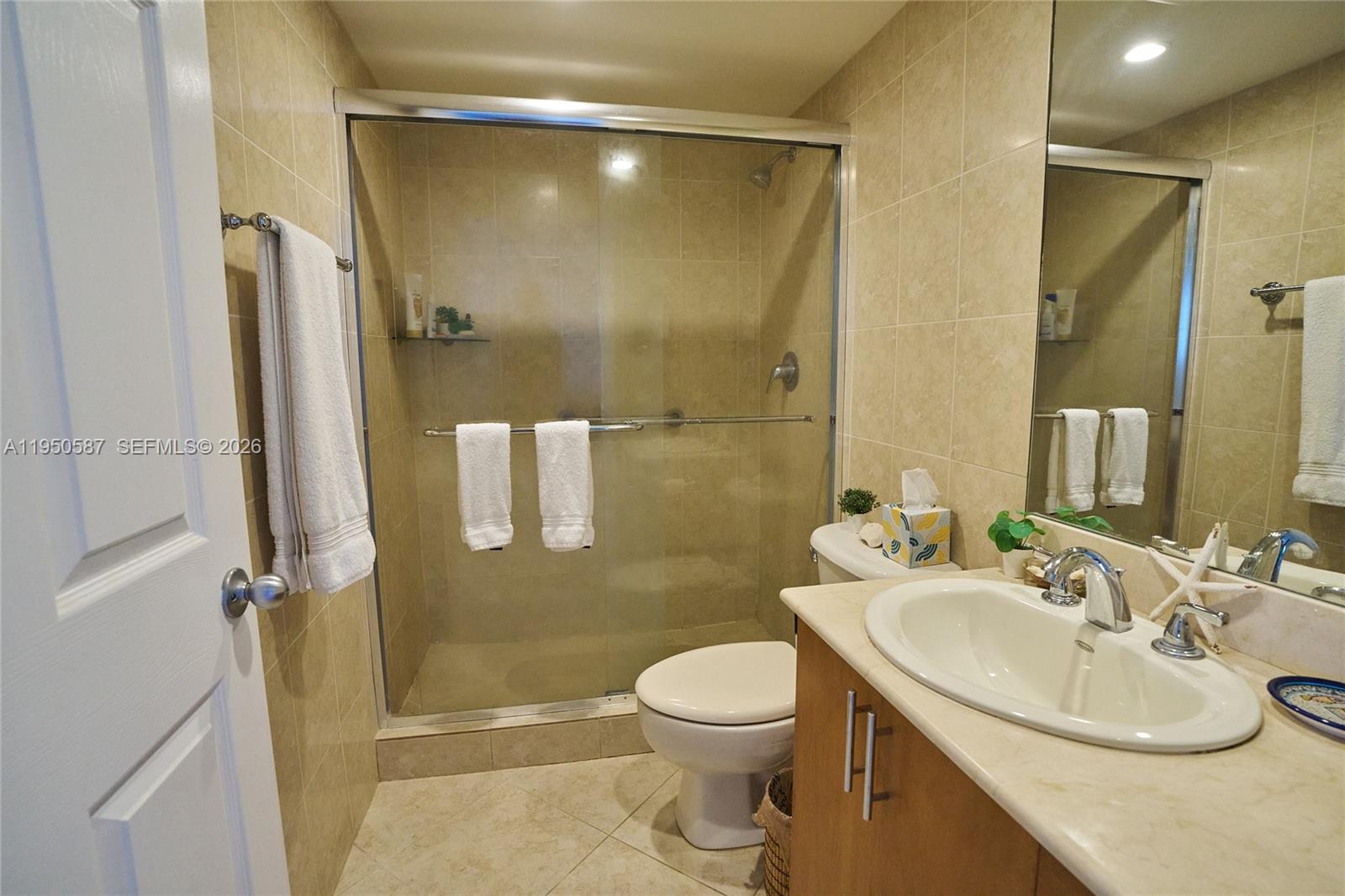 ISLAND POINTE CONDO - Residential
