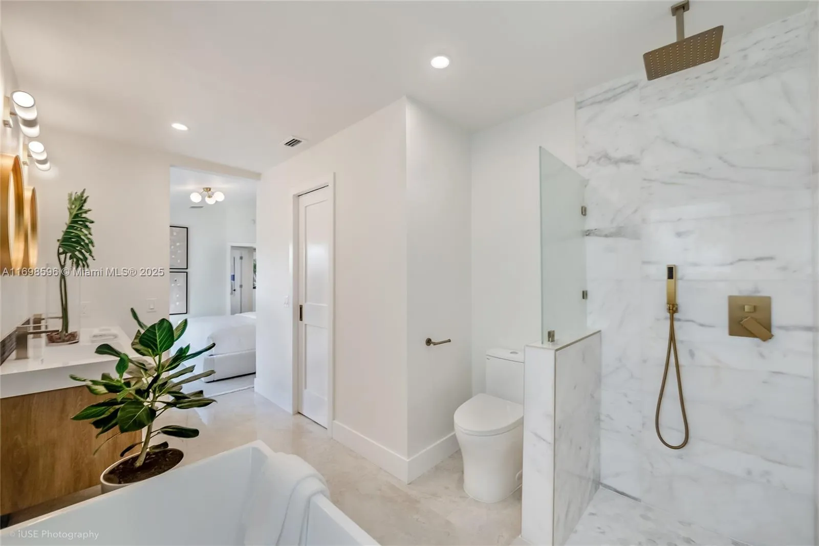 Miami, Florida 33186, United States, 3 Bedrooms Bedrooms, ,3 BathroomsBathrooms,Residential,Pending,31012