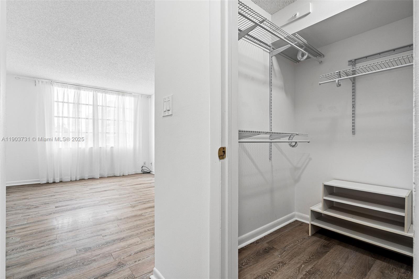 HOLLYBROOK GOLF AND - Residential