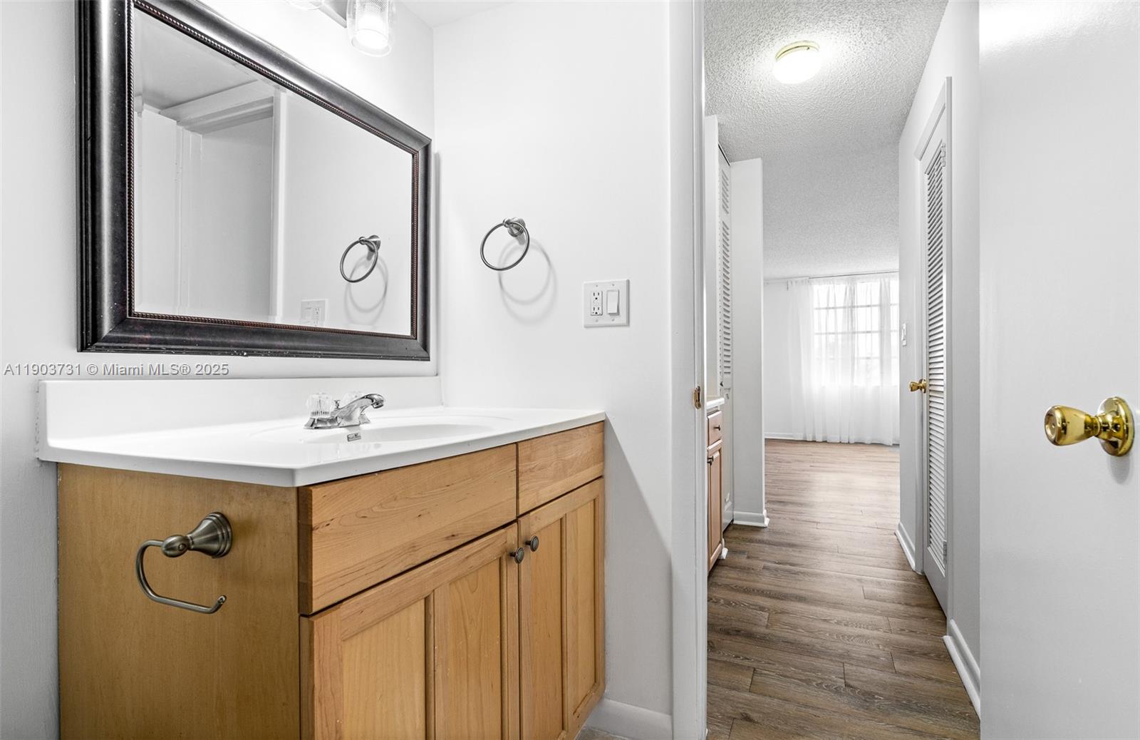 HOLLYBROOK GOLF AND - Residential