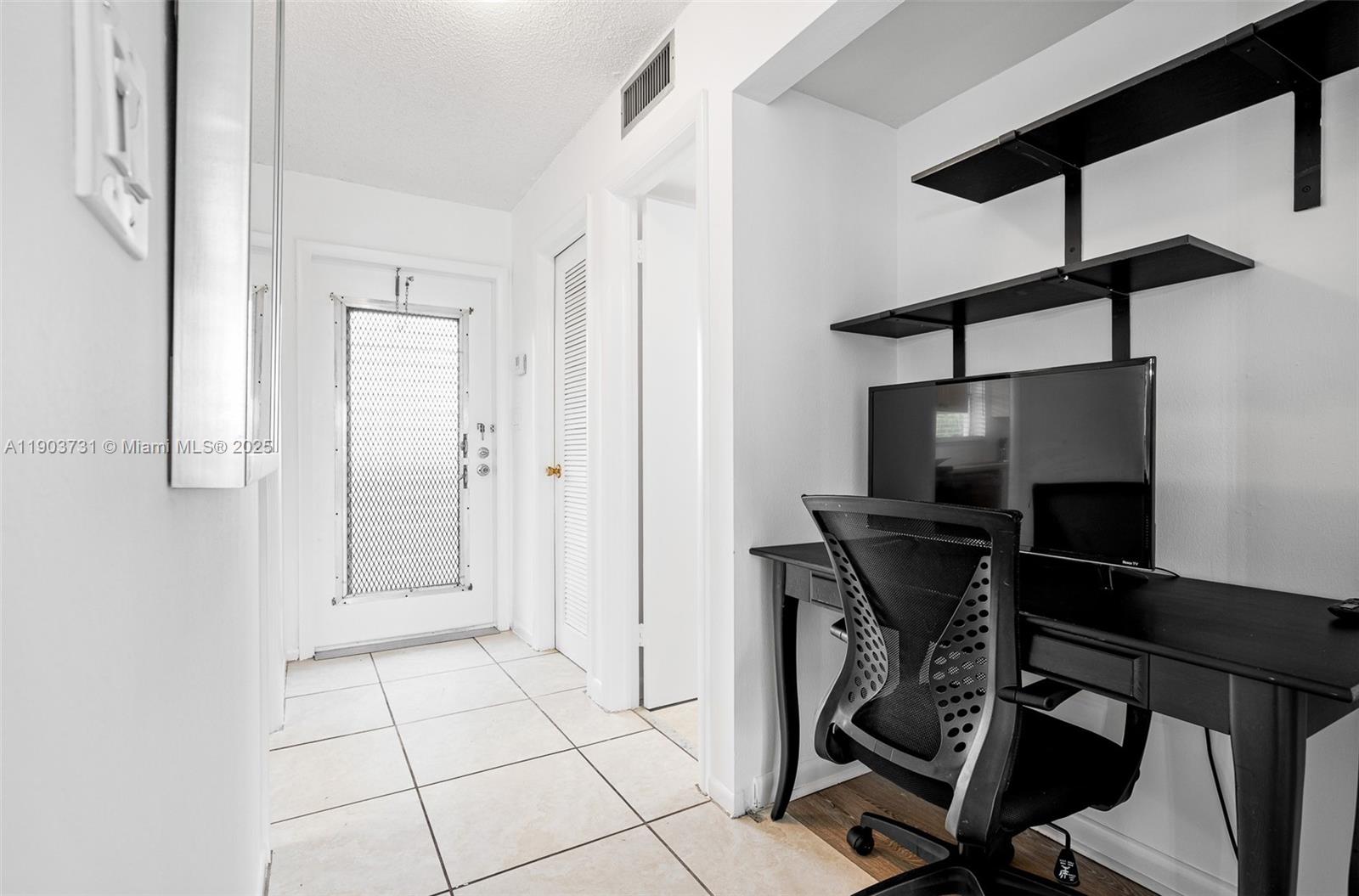 HOLLYBROOK GOLF AND - Residential