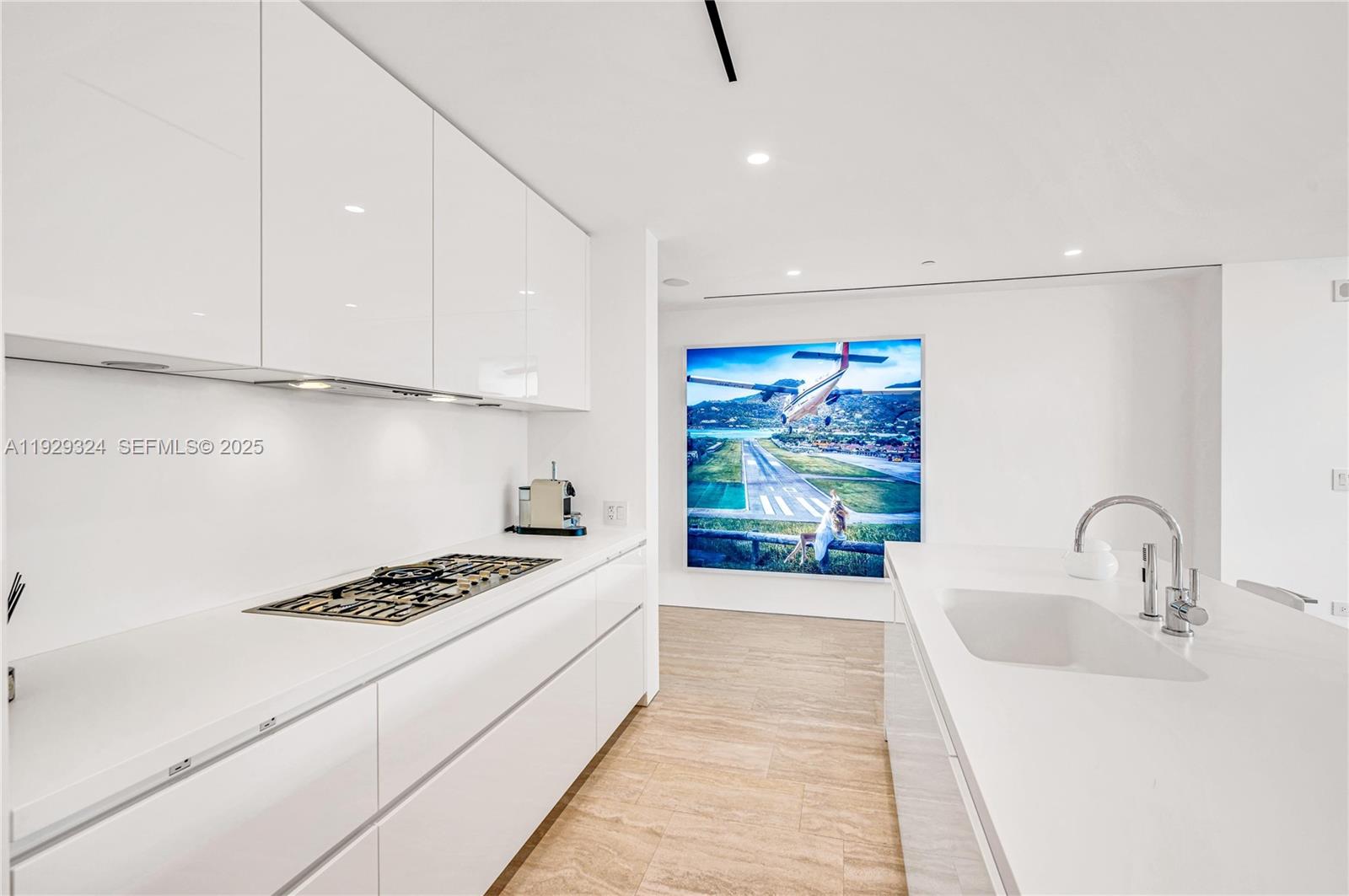 9111 Collins Ave N-322