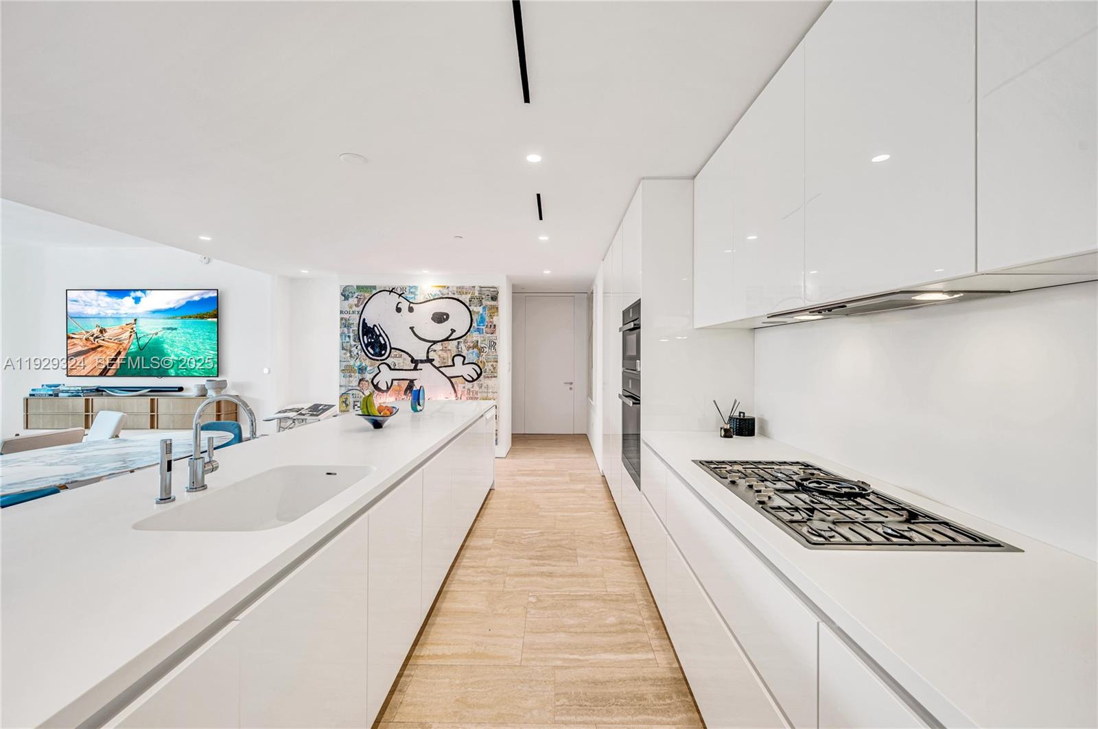 9111 Collins Ave N-322