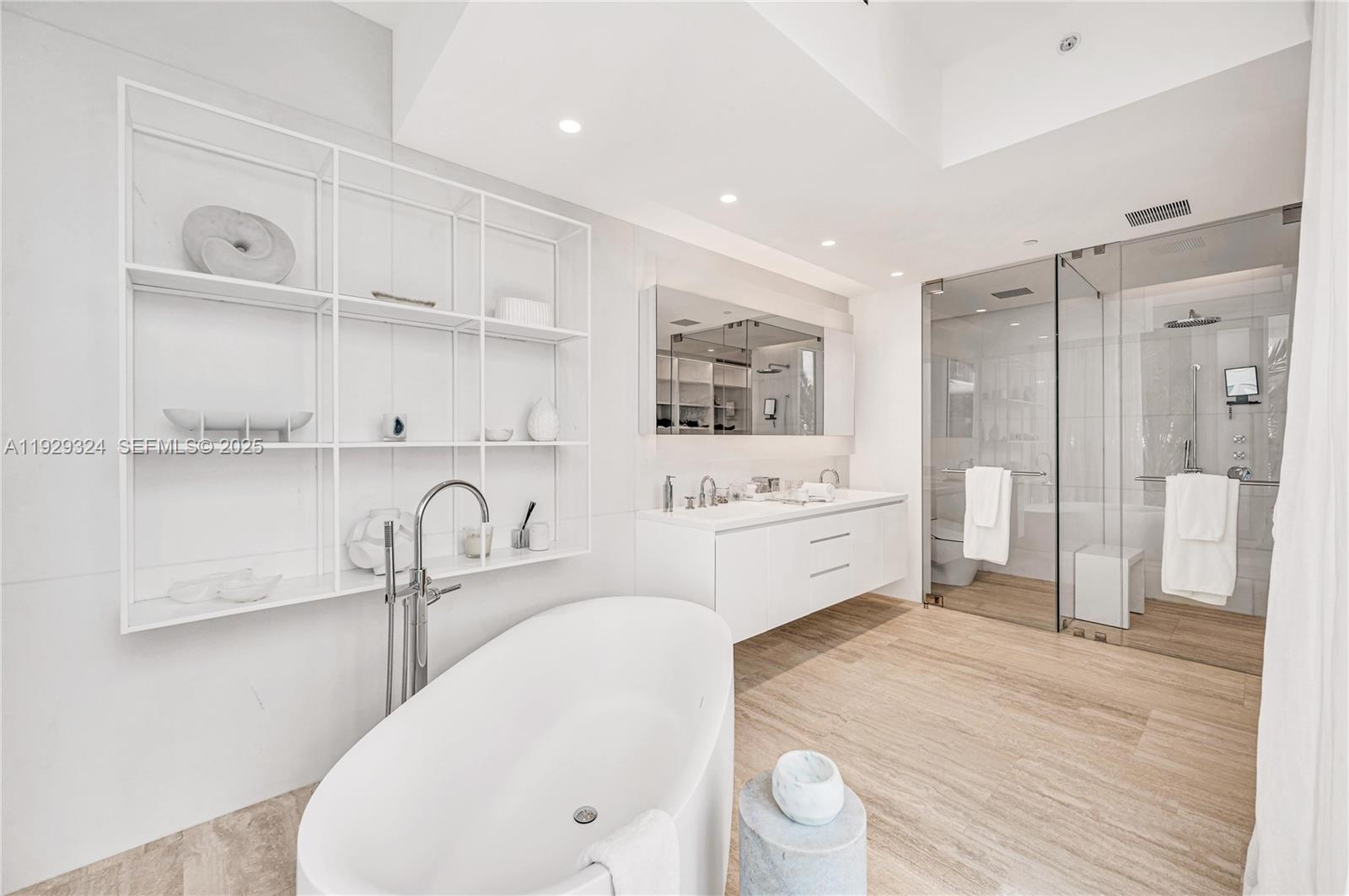 SURF CLUB CONDO - Residential