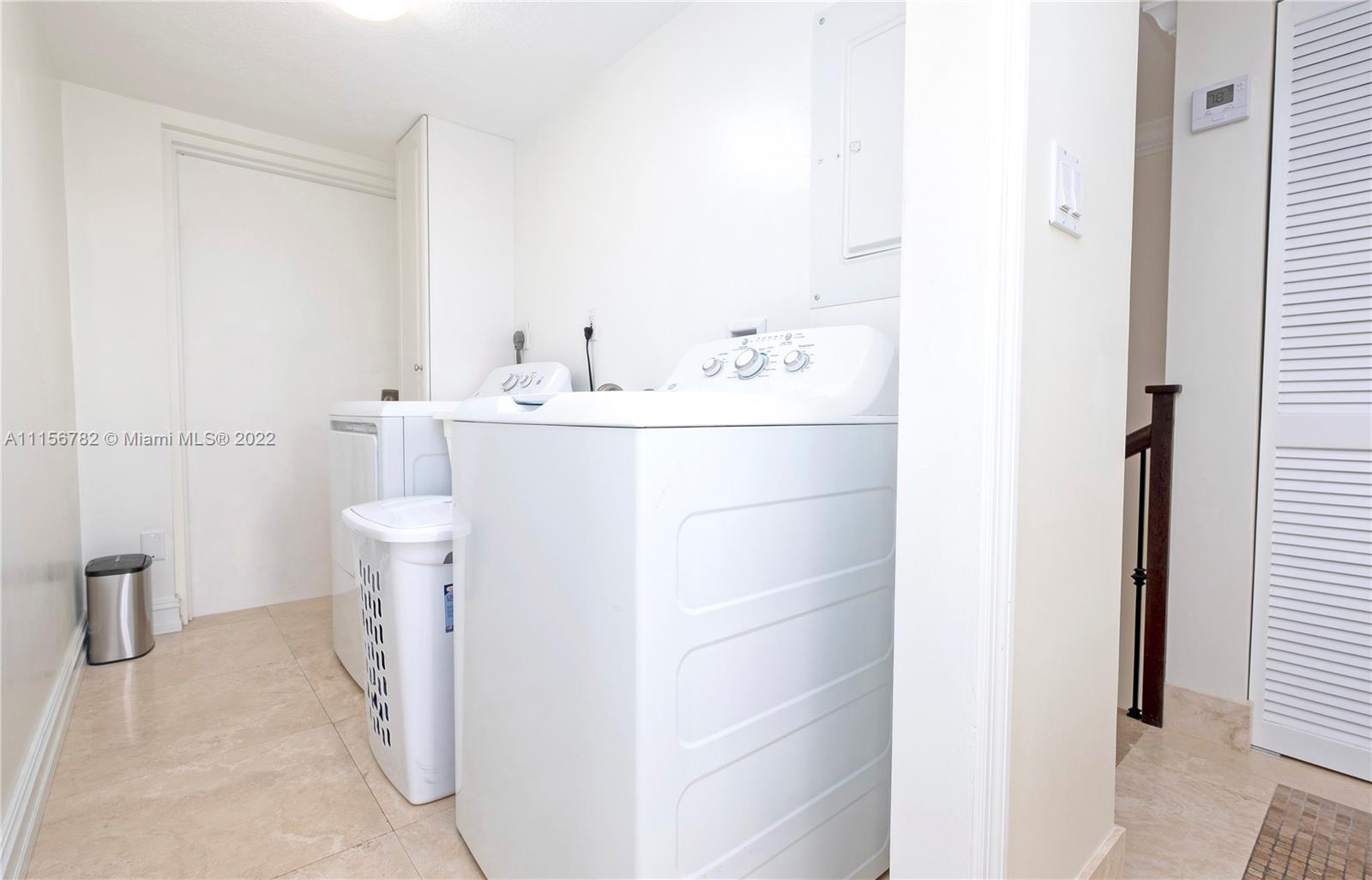 SILVER THATCH ATLANTIC PL - Residential