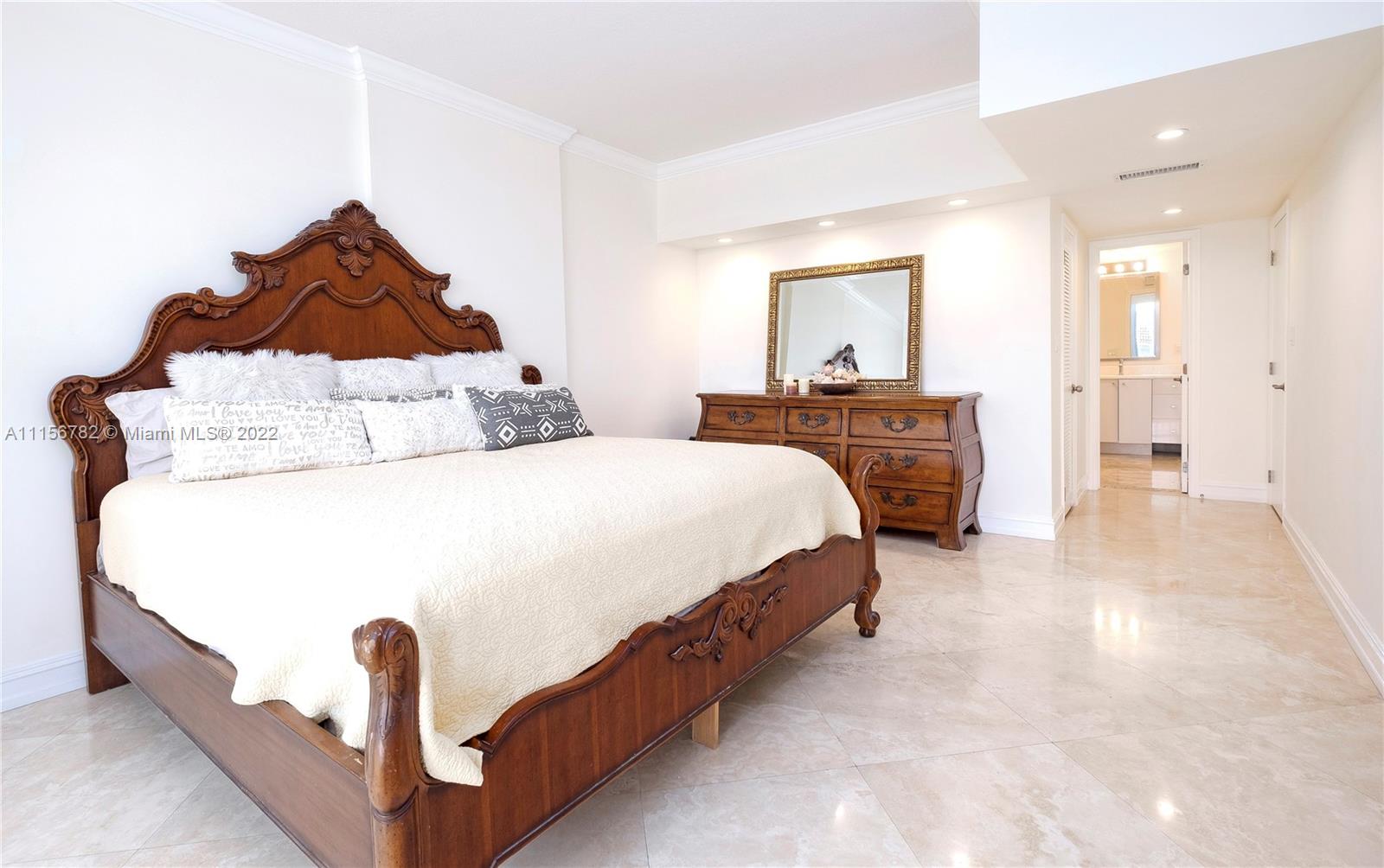 SILVER THATCH ATLANTIC PL - Residential