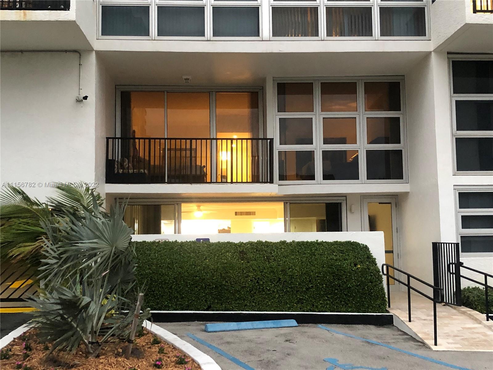 SILVER THATCH ATLANTIC PL - Residential