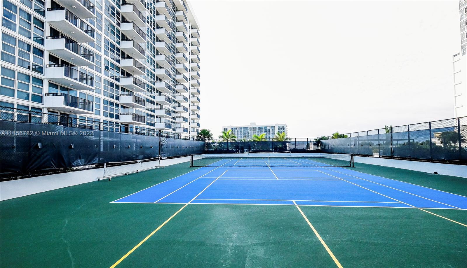 SILVER THATCH ATLANTIC PL - Residential