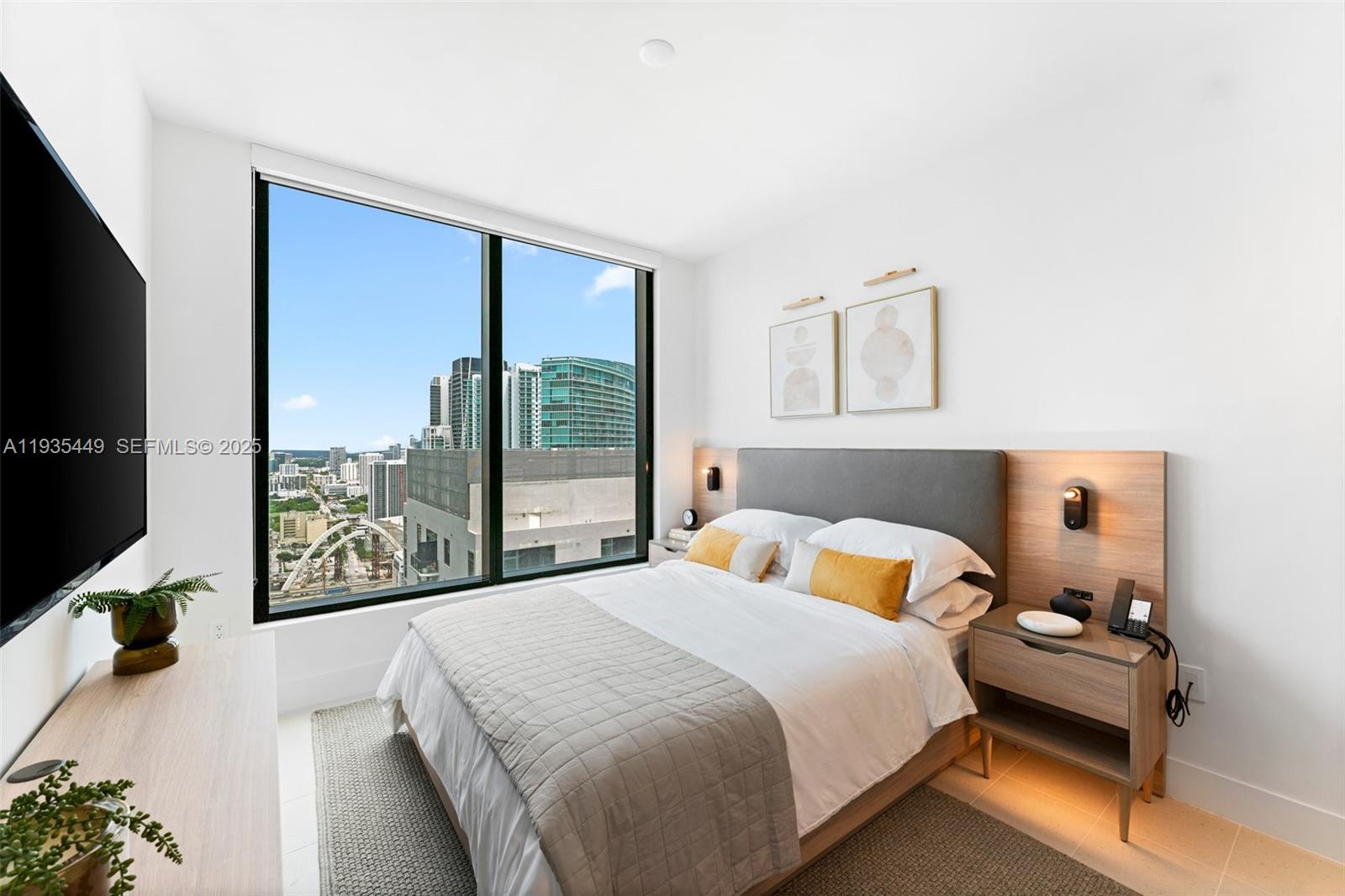 DOWNTOWN MIAMI - Residential