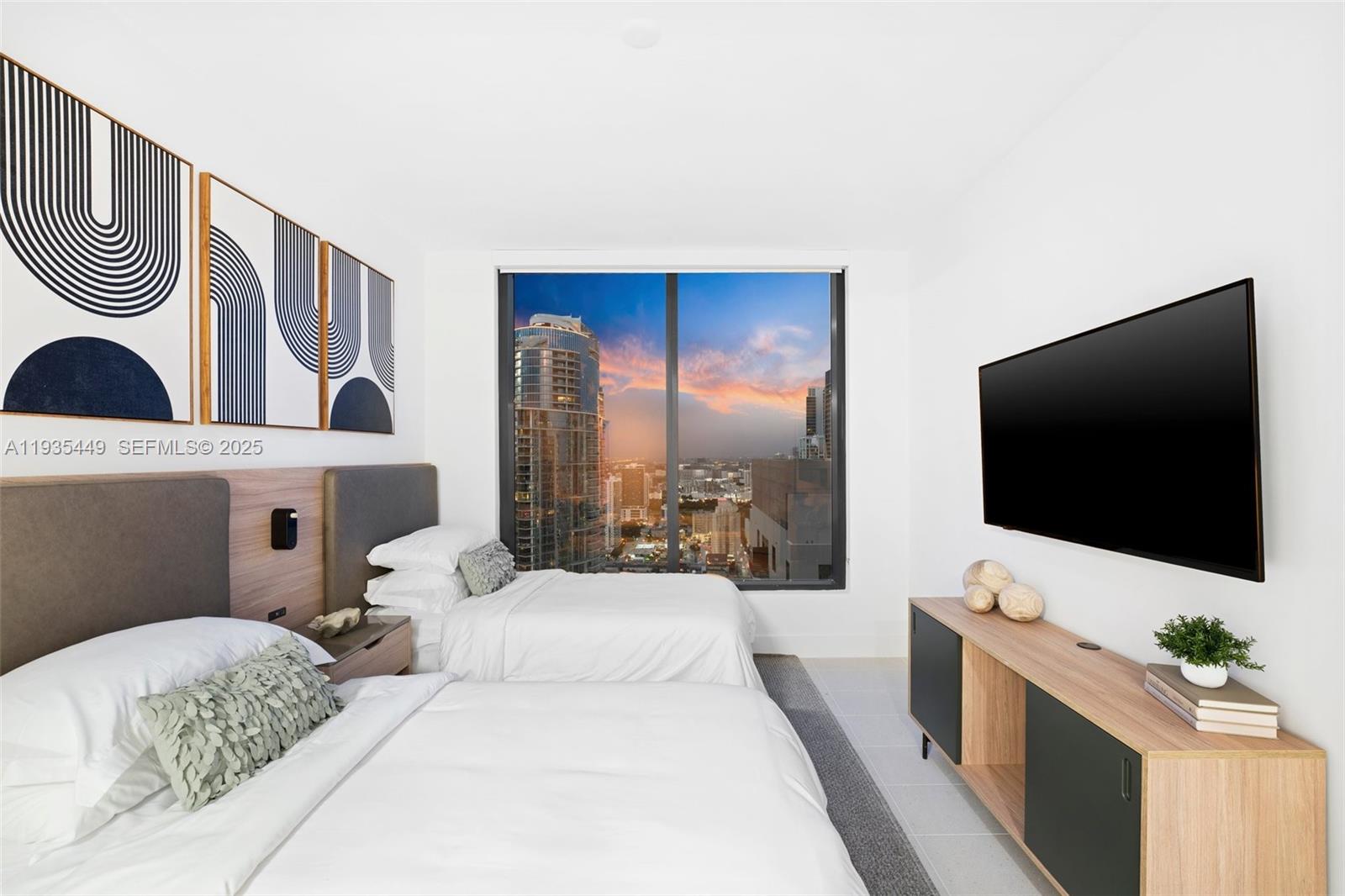 DOWNTOWN MIAMI - Residential