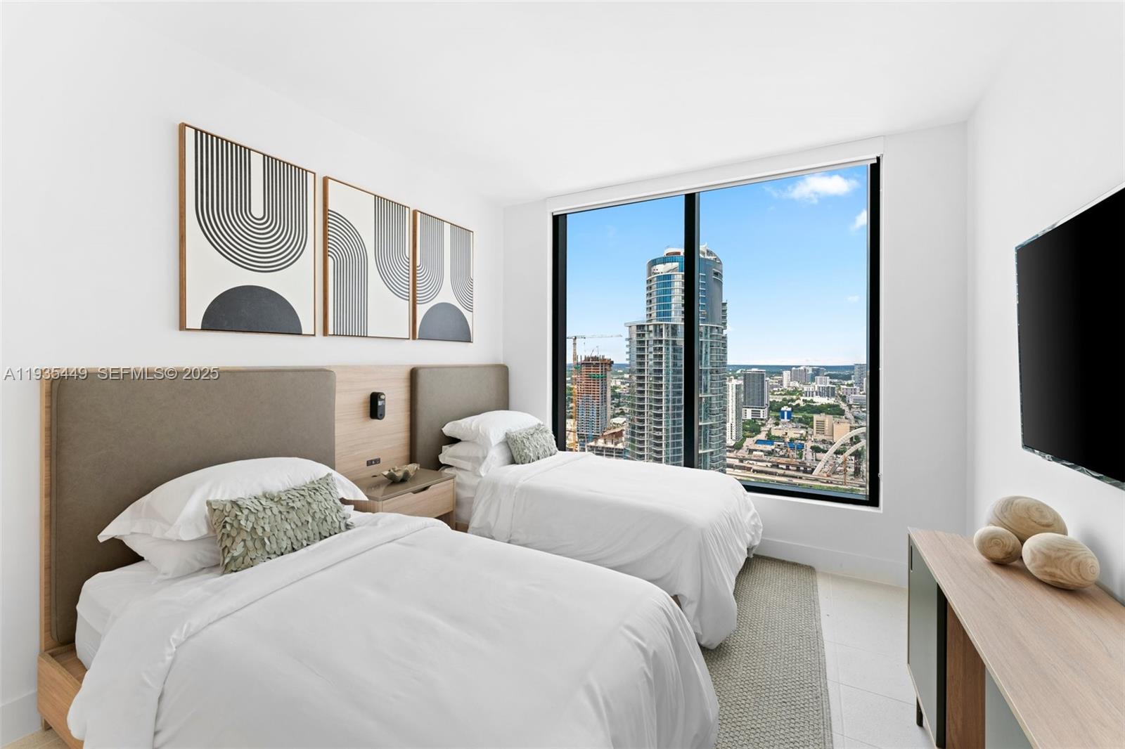 DOWNTOWN MIAMI - Residential