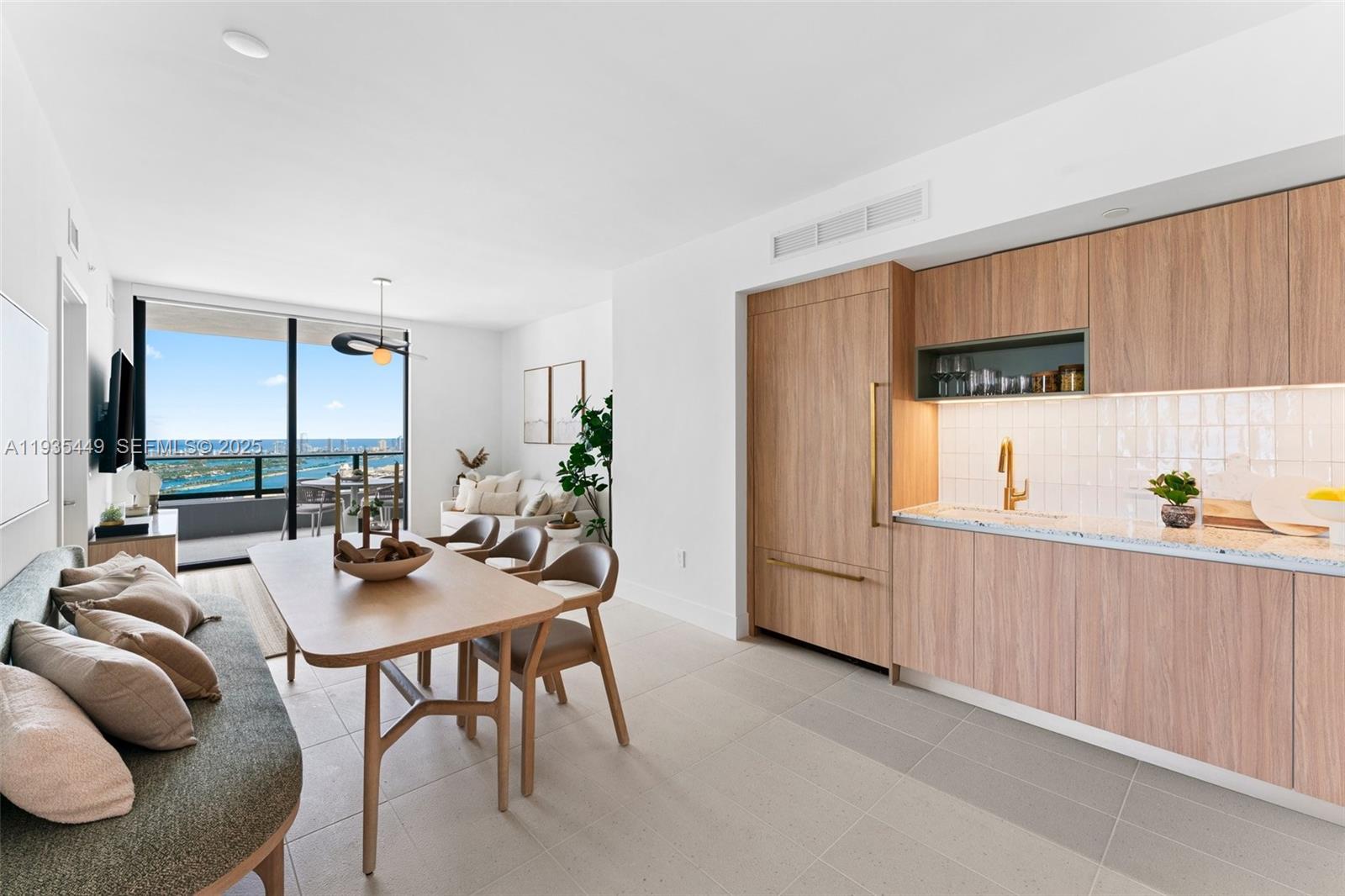 DOWNTOWN MIAMI - Residential