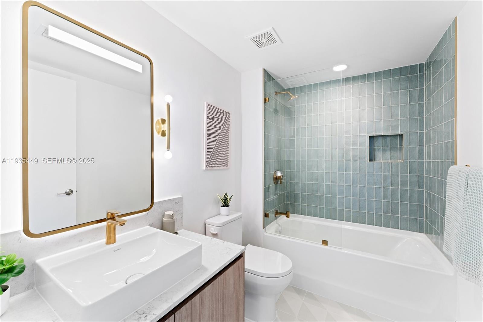 DOWNTOWN MIAMI - Residential