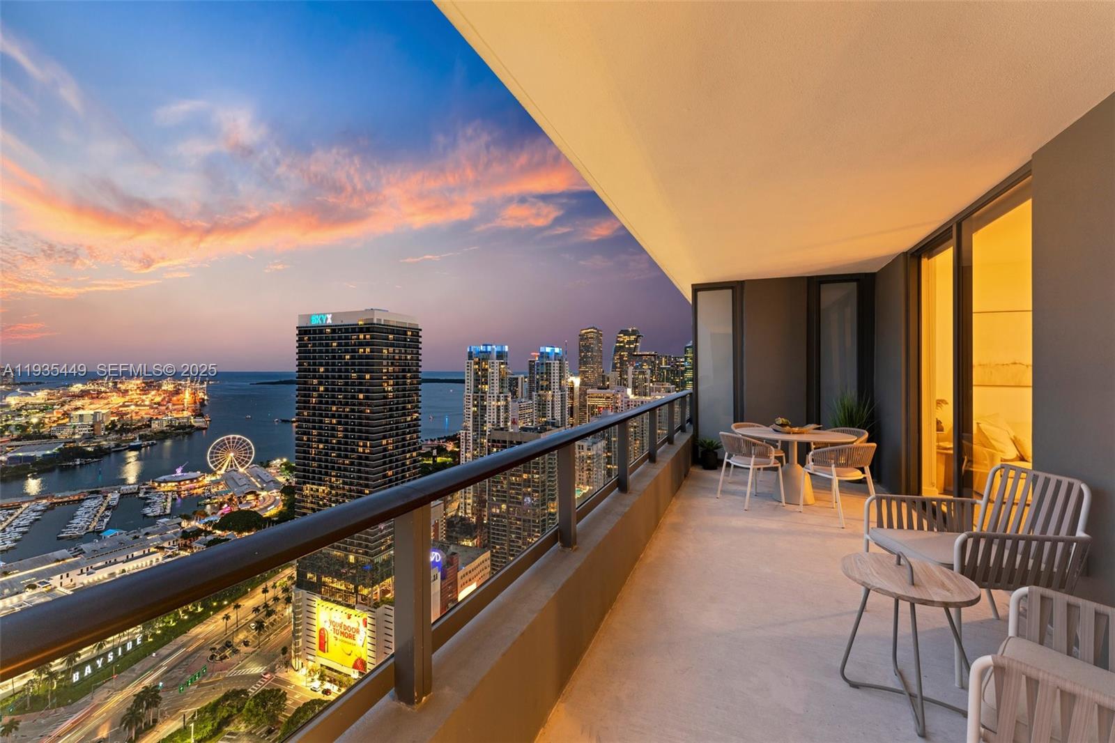 DOWNTOWN MIAMI - Residential