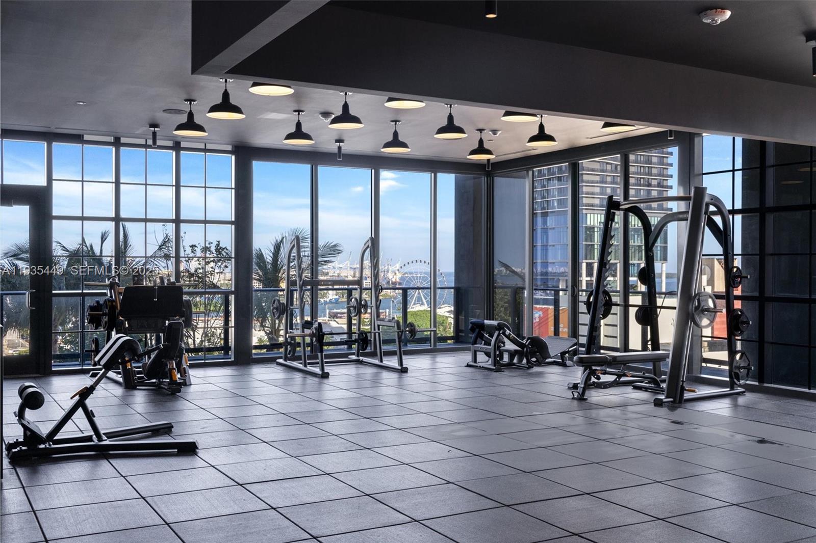 DOWNTOWN MIAMI - Residential