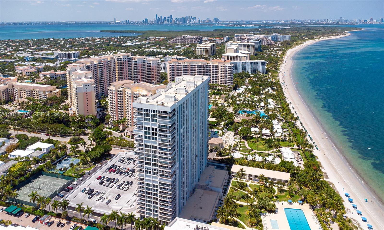 881 Ocean Dr 7D