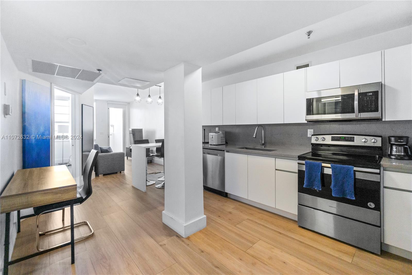 100 Lincoln Rd 1627