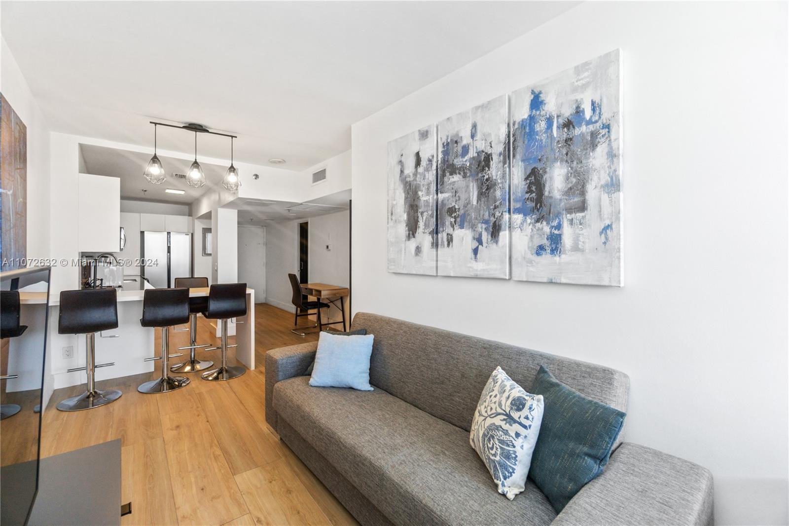 100 Lincoln Rd 1627