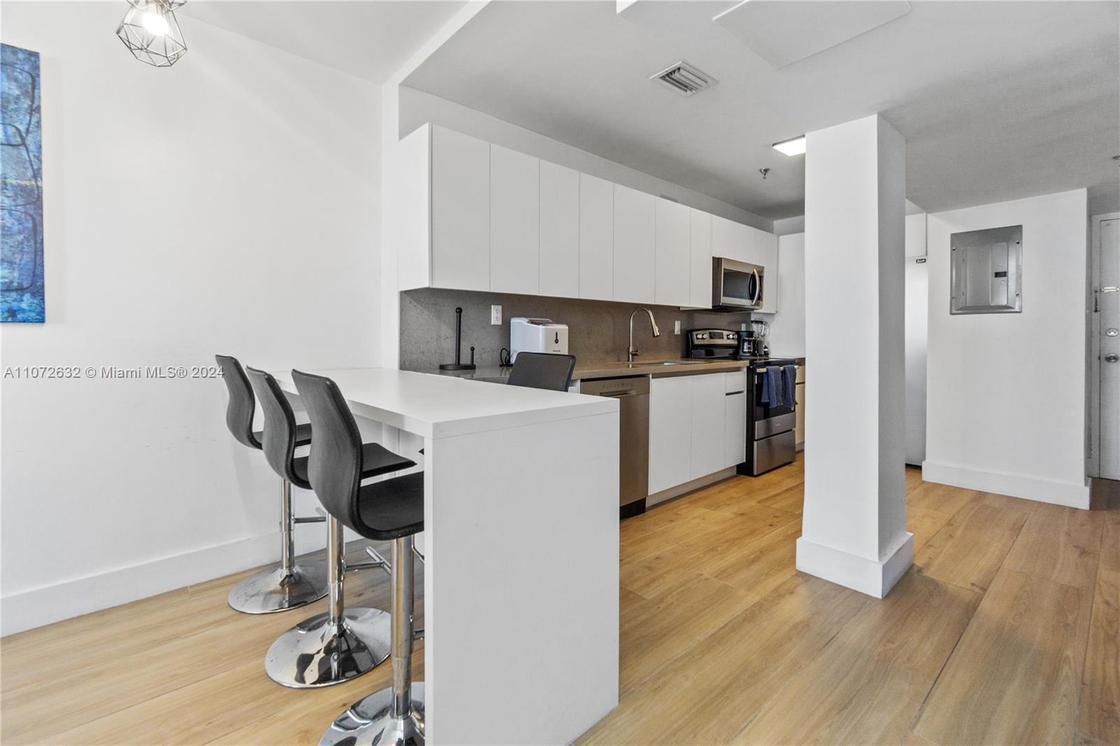 100 Lincoln Rd 1627