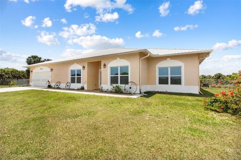 A home in Fellsmere