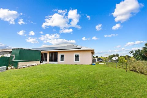 A home in Fellsmere