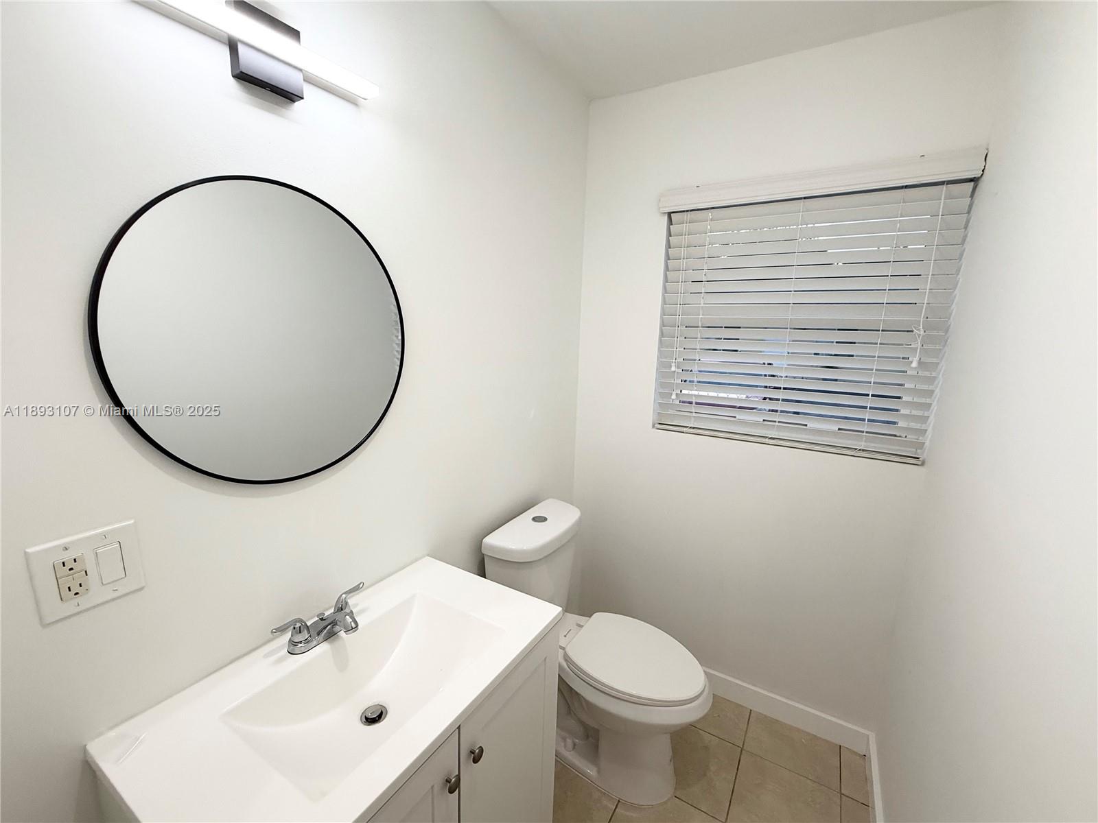 HOLLYWOOD LITTLE RANCHES - Residential Lease