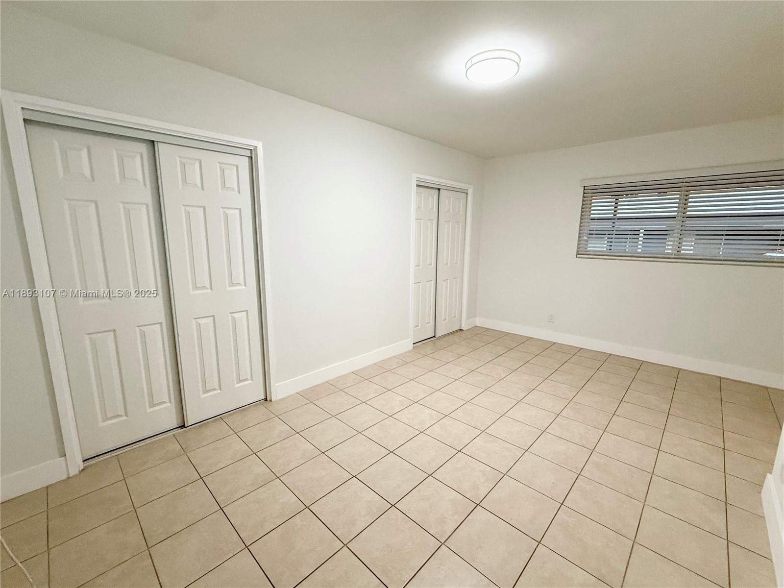 HOLLYWOOD LITTLE RANCHES - Residential Lease