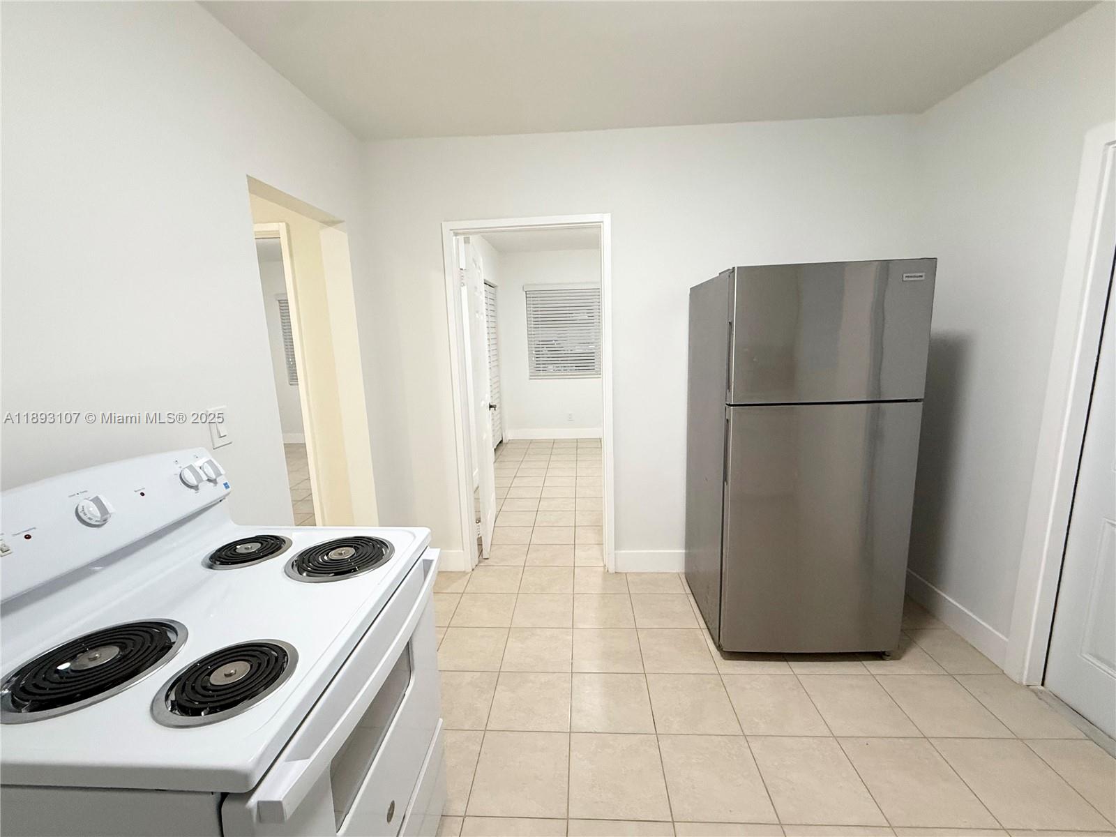 HOLLYWOOD LITTLE RANCHES - Residential Lease