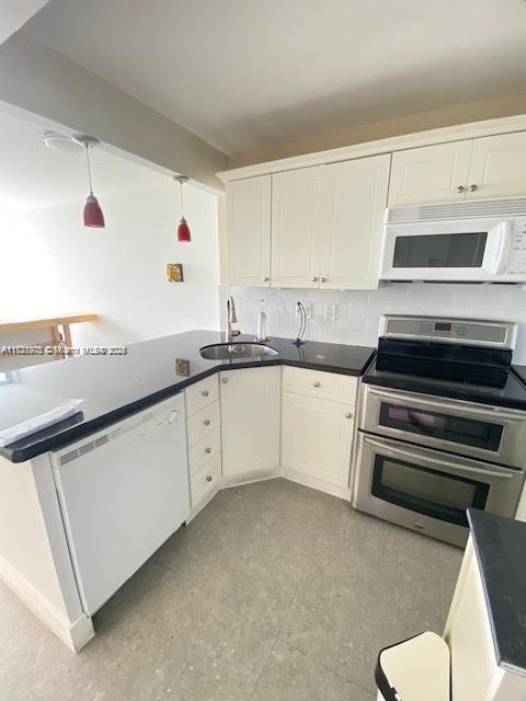 2899 Collins Ave 548