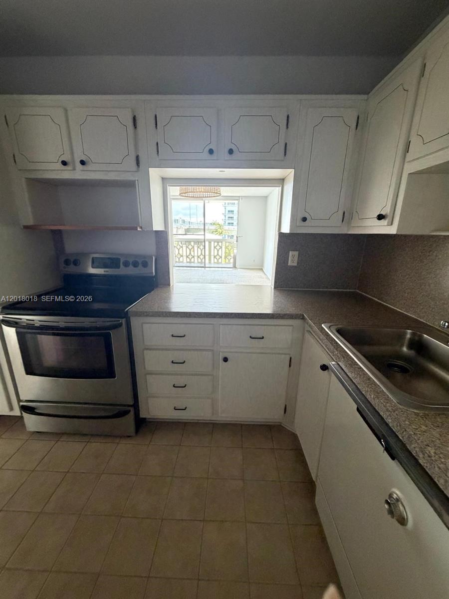 IMPERIAL TOWERS CONDO - Residential