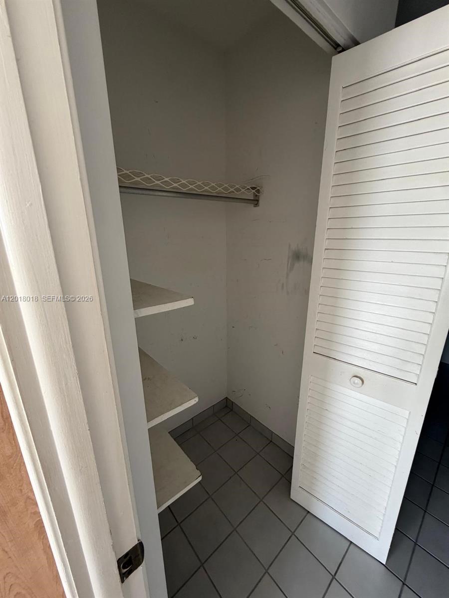 IMPERIAL TOWERS CONDO - Residential