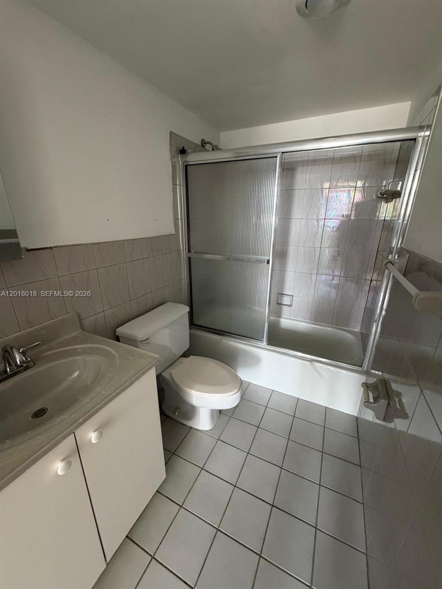 IMPERIAL TOWERS CONDO - Residential