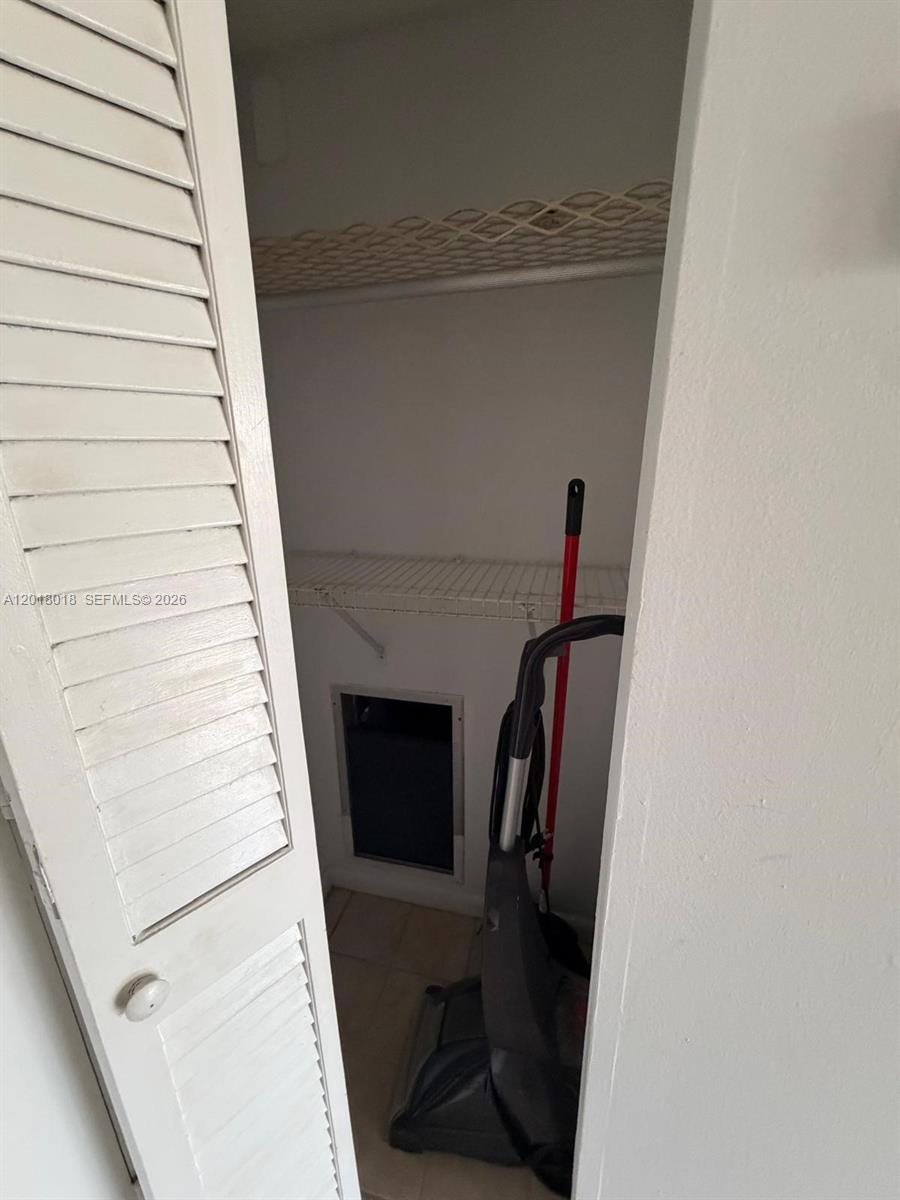 IMPERIAL TOWERS CONDO - Residential