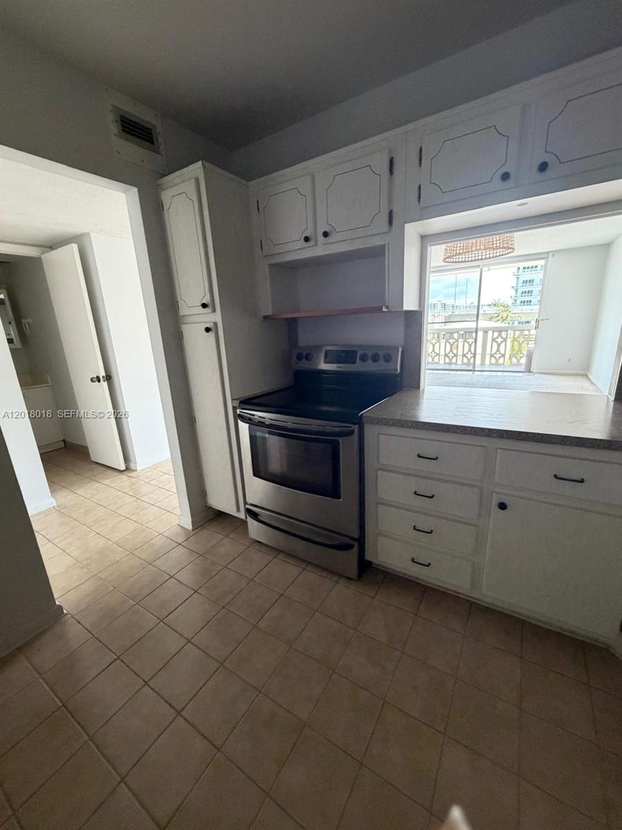 IMPERIAL TOWERS CONDO - Residential