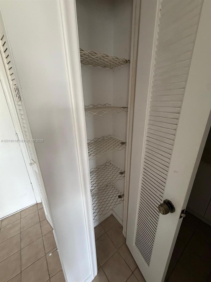 IMPERIAL TOWERS CONDO - Residential