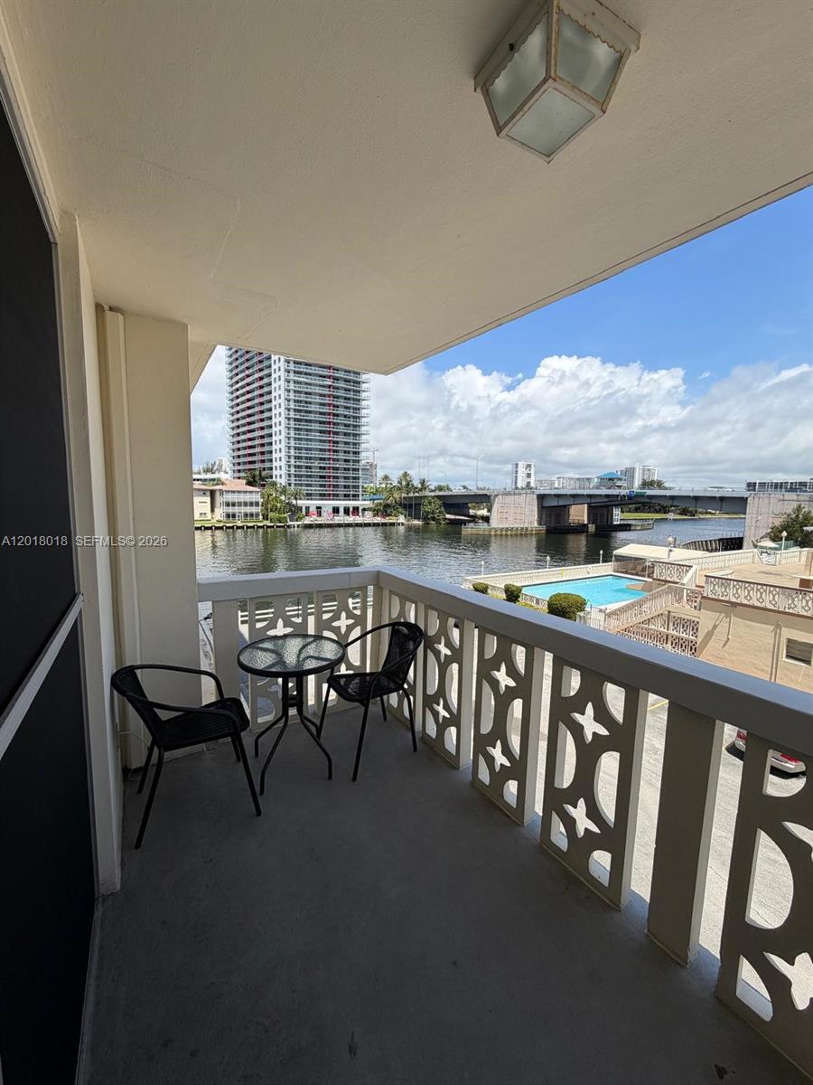 IMPERIAL TOWERS CONDO - Residential
