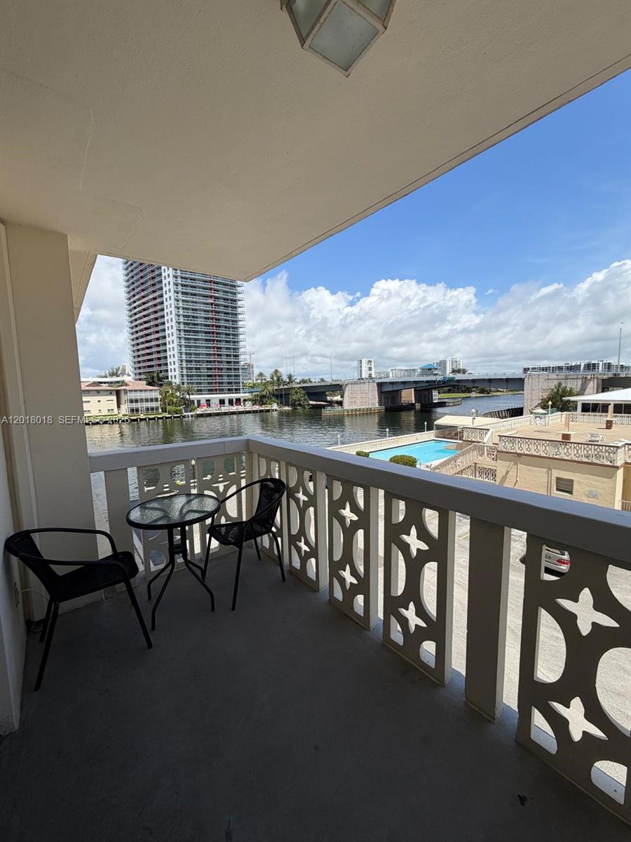 IMPERIAL TOWERS CONDO - Residential