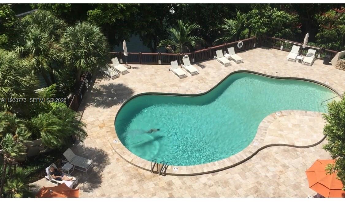 TOWERS OF QUAYSIDE CONDO - Residential