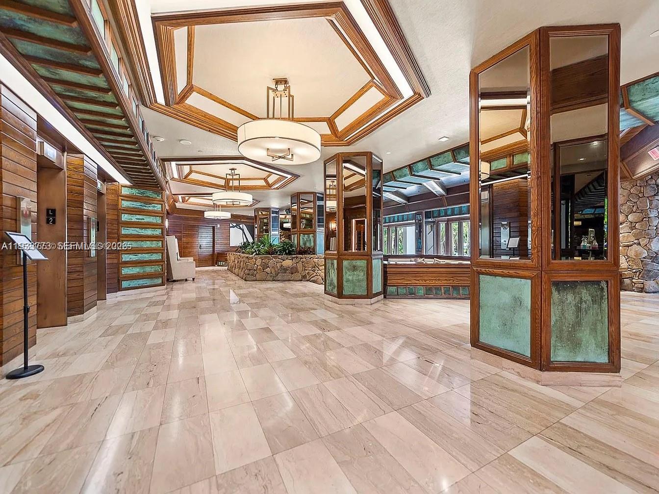 TOWERS OF QUAYSIDE CONDO - Residential