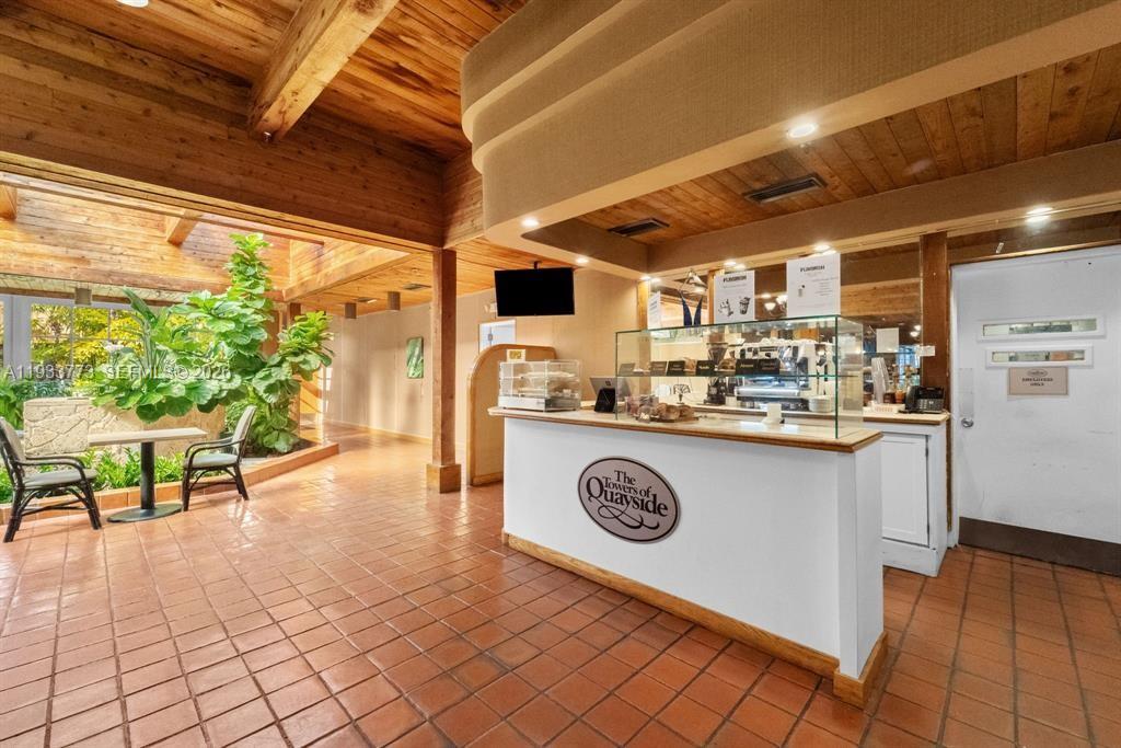 TOWERS OF QUAYSIDE CONDO - Residential