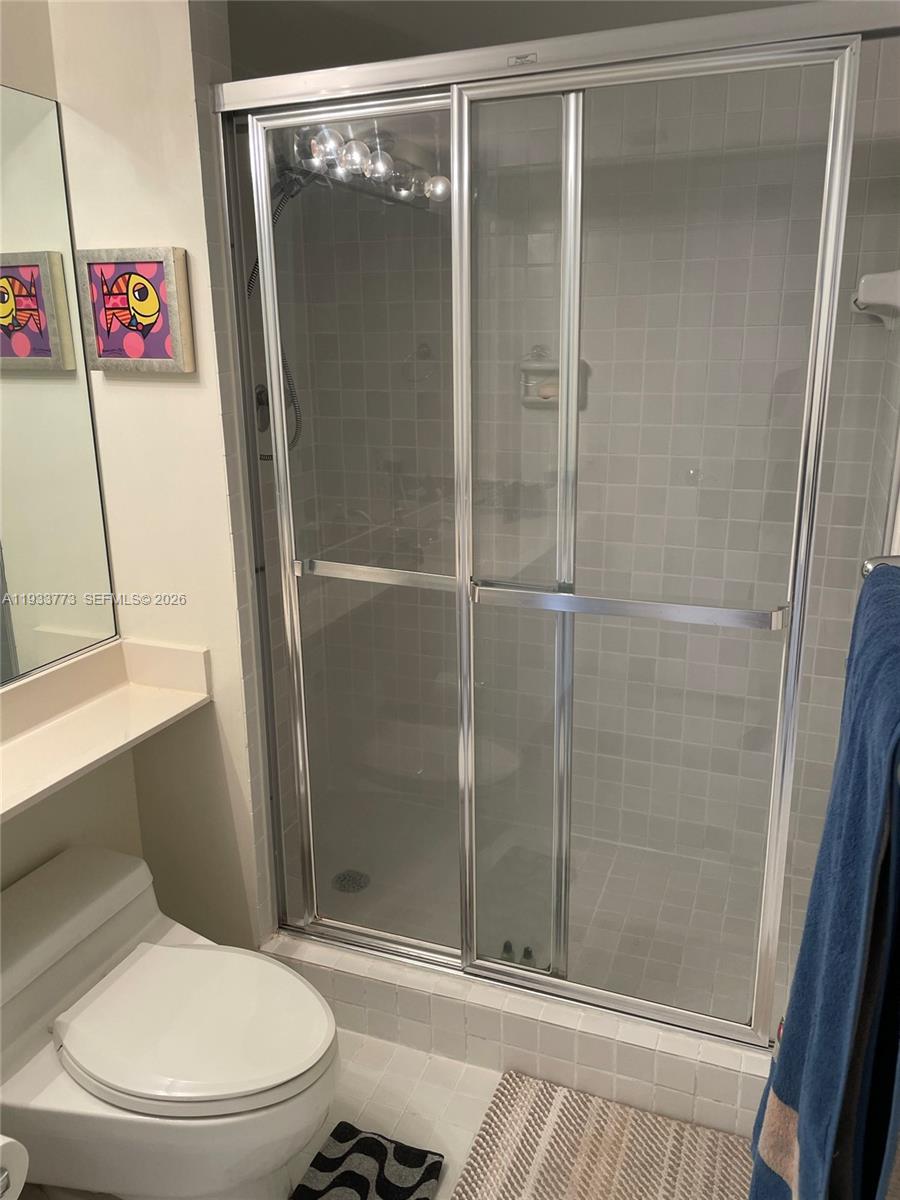 TOWERS OF QUAYSIDE CONDO - Residential