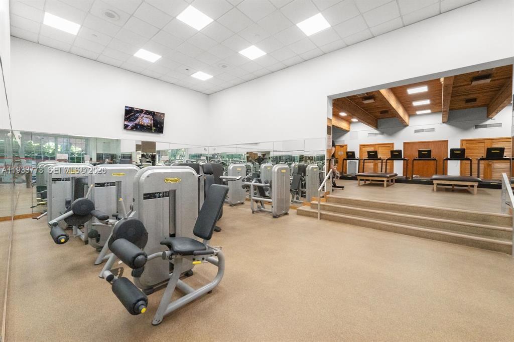 TOWERS OF QUAYSIDE CONDO - Residential