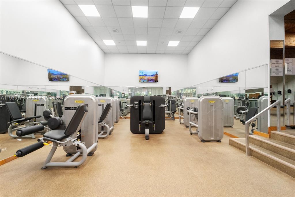 TOWERS OF QUAYSIDE CONDO - Residential