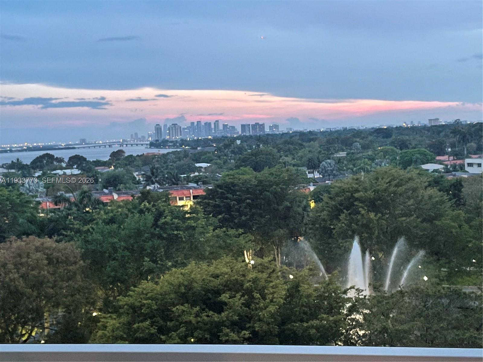 TOWERS OF QUAYSIDE CONDO - Residential